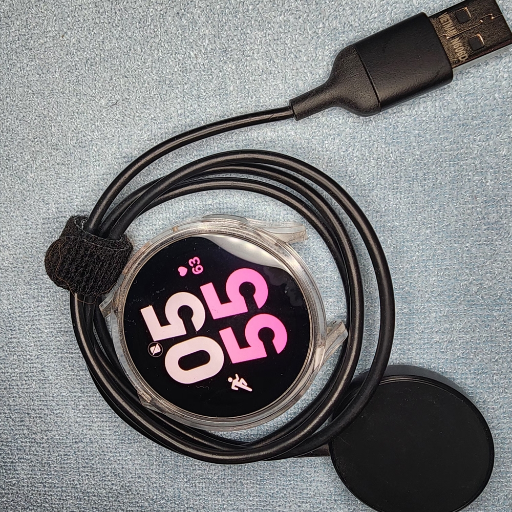 Samsung Galaxy Watch 5 LTE, charger, & 10 bands